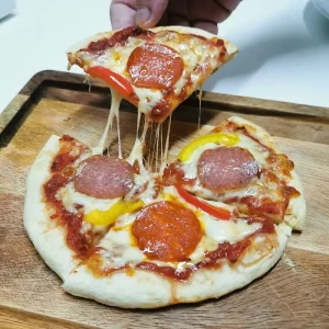 Salami Pizza