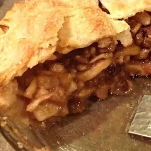 Apple & Raisin Pie (Individual 170g)